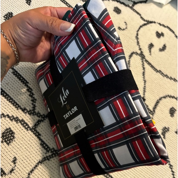 NWT Lola & Taylor - White Tartan Kids Pajama Set - Picture 6 of 6